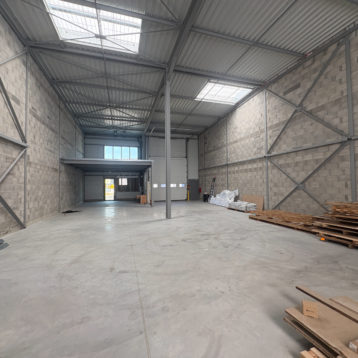 Local d&rsquo;activité à louer sur Pierre Bénite