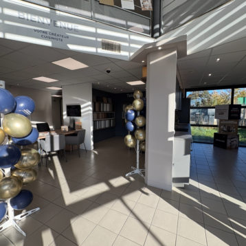 Vente bâtiment show room + mezzanine 130m& / BRIGNAIS