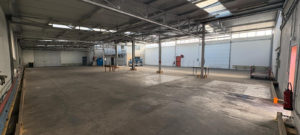 A vendre à louer /  Local activité + bureaux / Saint genis laval