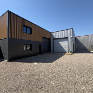 A VENDRE A LOUER / BATIMENT 1101 M² / MORNANT
